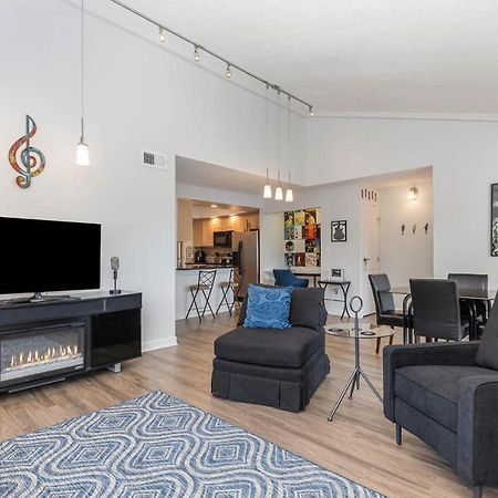 Large, Stunning Elvis Themed Condo,10 Min From Cvg Флоренс Екстер'єр фото