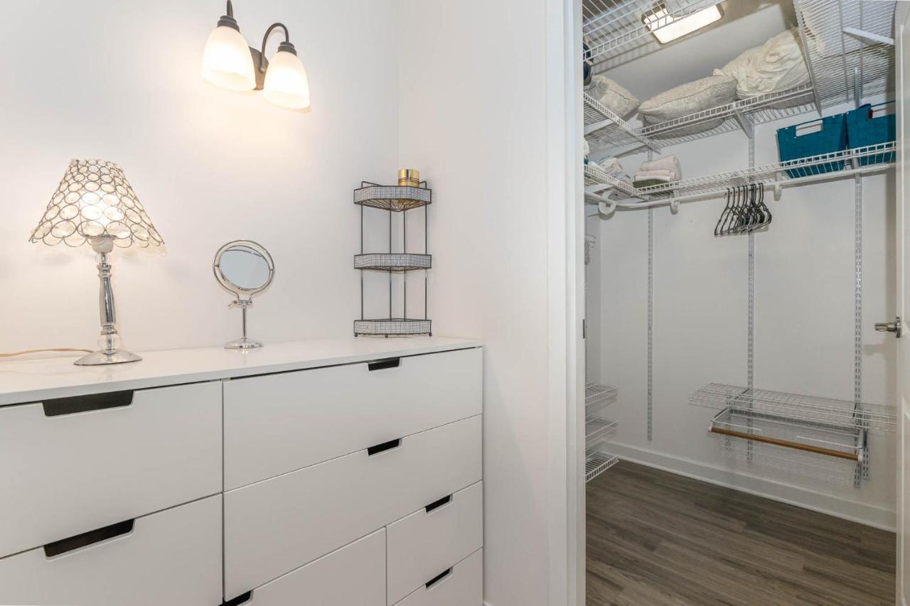 Large, Stunning Elvis Themed Condo,10 Min From Cvg Флоренс Екстер'єр фото
