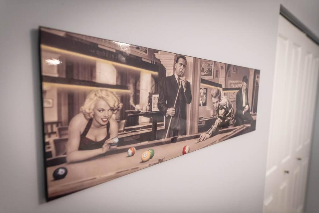 Large, Stunning Elvis Themed Condo,10 Min From Cvg Флоренс Екстер'єр фото