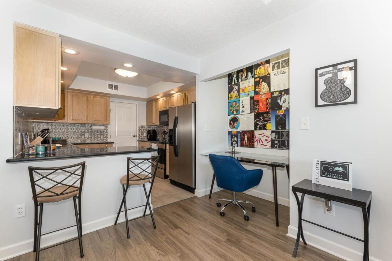 Large, Stunning Elvis Themed Condo,10 Min From Cvg Флоренс Екстер'єр фото